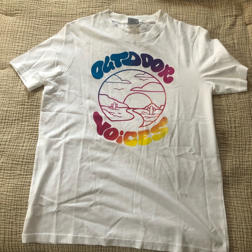 Outdoor Voices Graphic Tee Size Small NWT